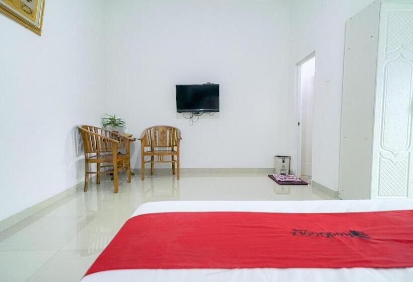 ホテル Reddoorz Syariah Near Rs Awal Bros Batam