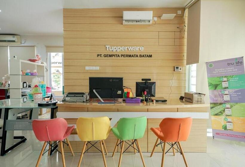 ホテル Reddoorz Syariah Near Rs Awal Bros Batam