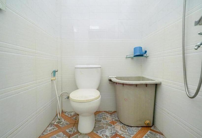 ホテル Reddoorz Syariah Near Rs Awal Bros Batam