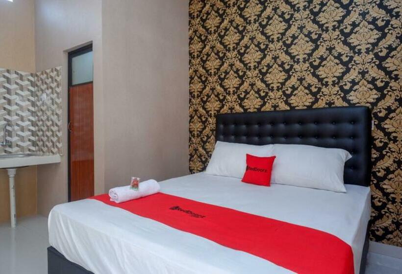 فندق Reddoorz Syariah Near Stasiun Gumilir Cilacap