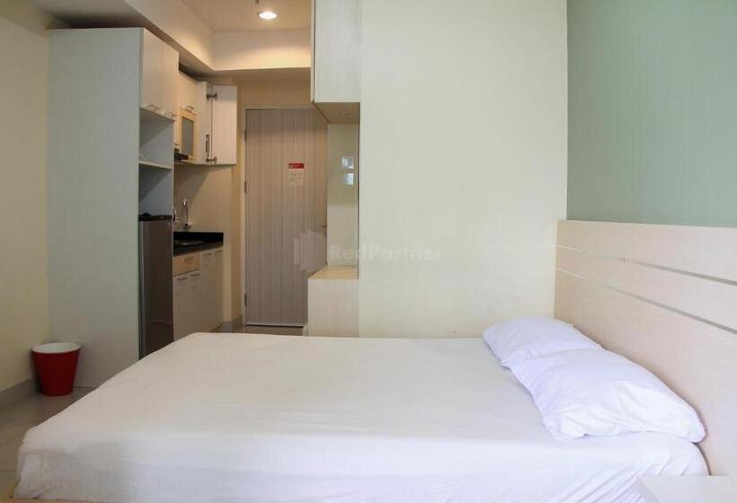 호텔 Redliving Apartemen Grand Kamala Lagoon Swastika F88 Group Tower Barclay North