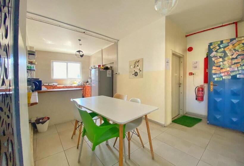 هتل The Castle Star