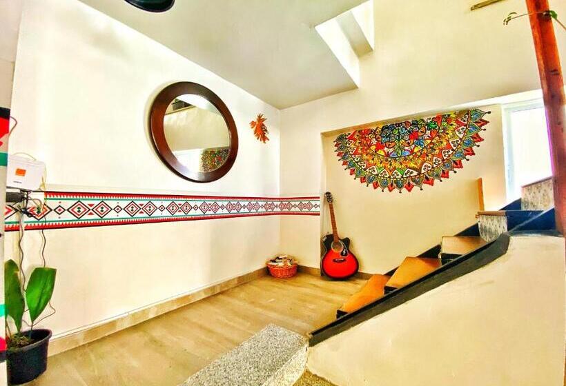 هتل The Castle Star