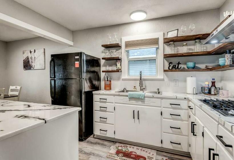 Kiki S Place Half Mile From Osu Stadium