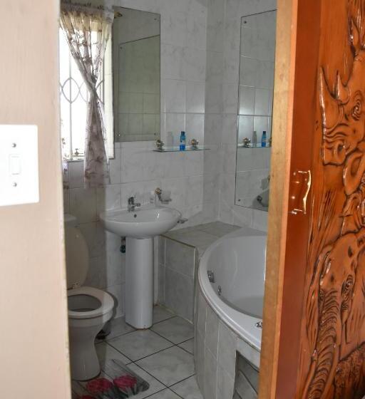 بنسيون African Elephant Guesthouse