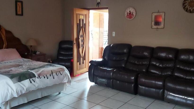 بنسيون African Elephant Guesthouse