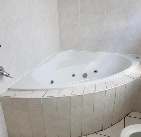 بنسيون African Elephant Guesthouse