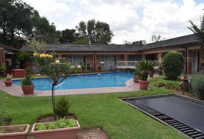 بنسيون African Elephant Guesthouse