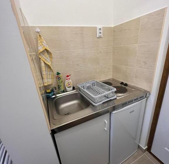 פנסיון Komáromi Vendégház Erdőhorváti