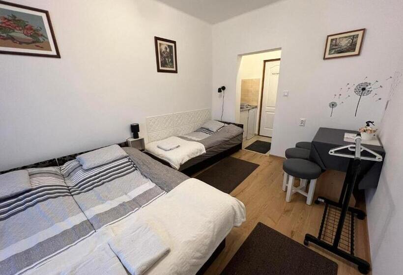 פנסיון Komáromi Vendégház Erdőhorváti