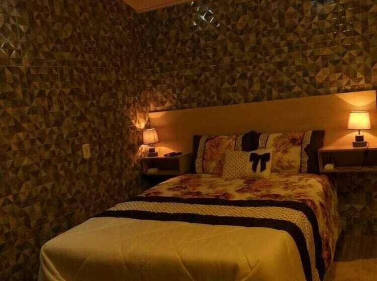 ペンション Pousada Família