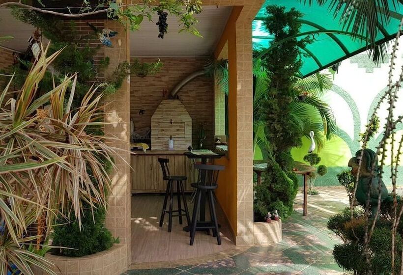 ペンション Pousada Família