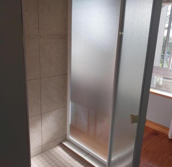 ペンション Oppikoppi De Kelders