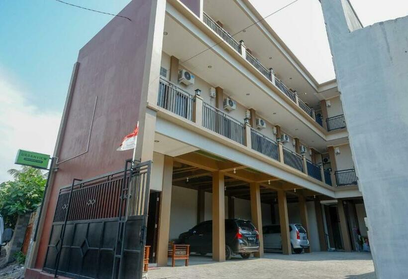Urbanview Hotel Syariah John Sweet Home By Reddoorz