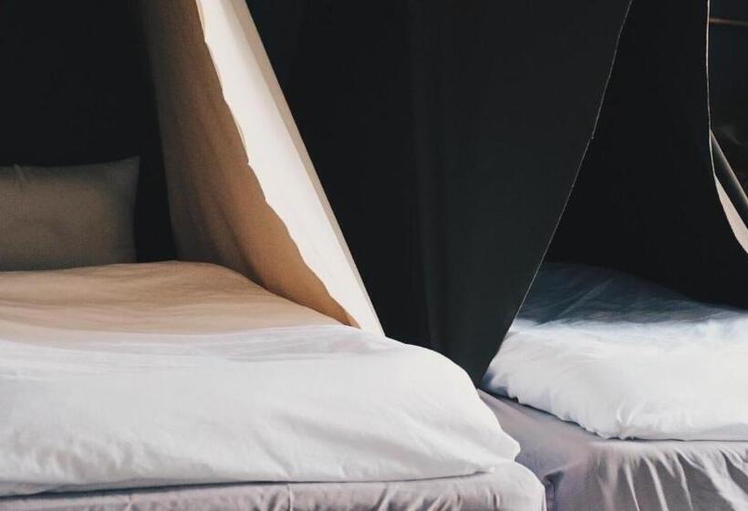 هاستل 小帳篷