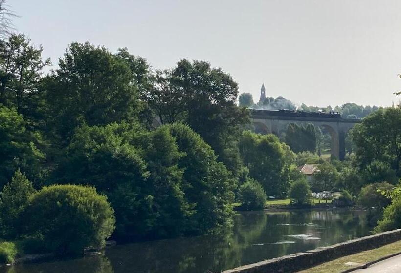 مبيت وإفطار Chambres D Hôtes Le Veilleur De Noblat