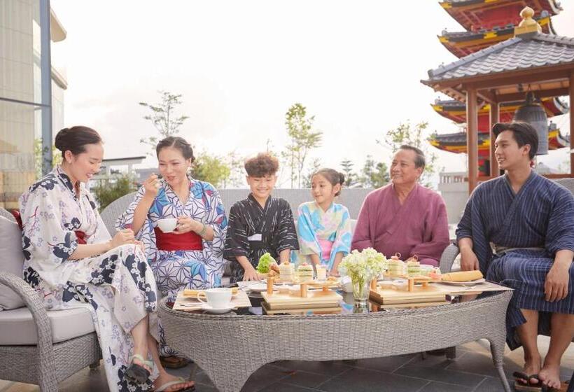 هتل Danang Mikazuki Villas & Spa