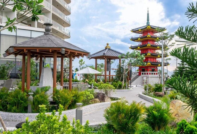 هتل Danang Mikazuki Villas & Spa