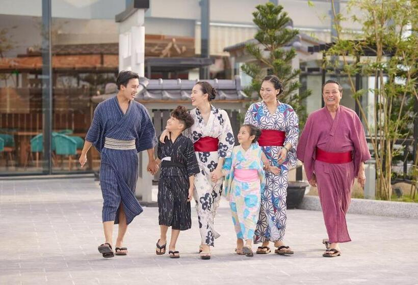 هتل Danang Mikazuki Villas & Spa