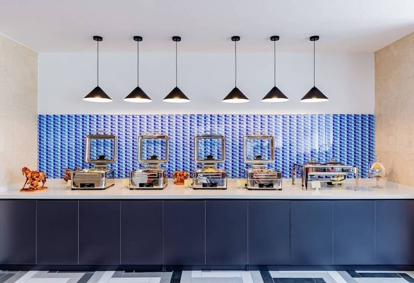 בית מלון כפרי Holiday Inn Express Hohhot East Station By Ihg