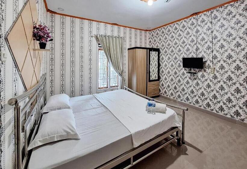 Отель Homestay Sakinah Syariah Mitra Reddoorz