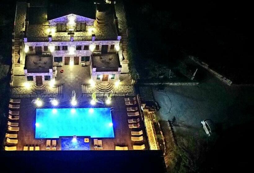 هتل Limni Resort