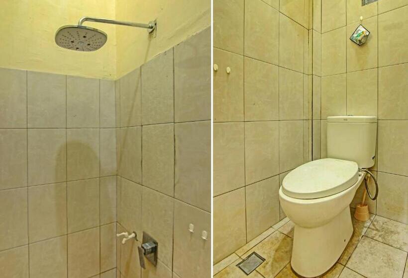 Отель Oyo 91268 Homestay Bu Erma Syariah