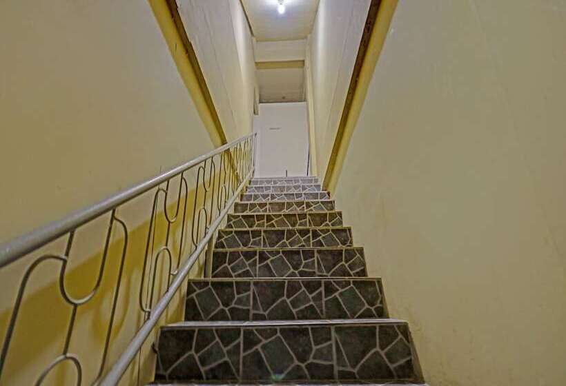 ホテル Spot On 91267 Sar Inn