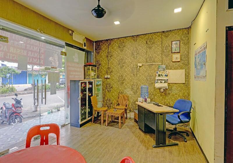 ホテル Spot On 91267 Sar Inn