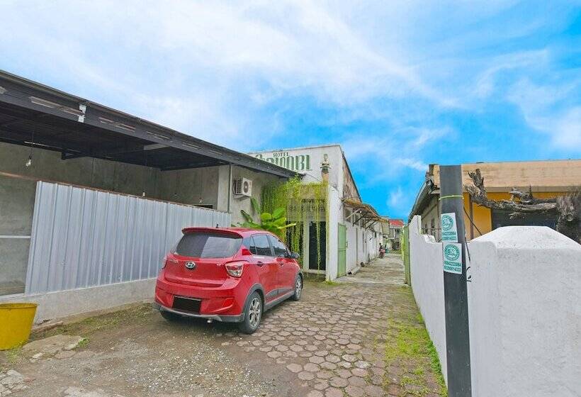 Spot On 91270 Hotel Arimbi