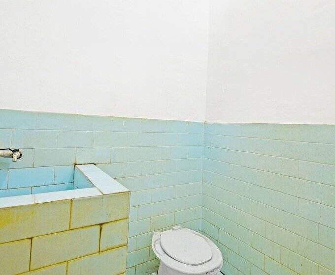 Spot On 91270 Hotel Arimbi