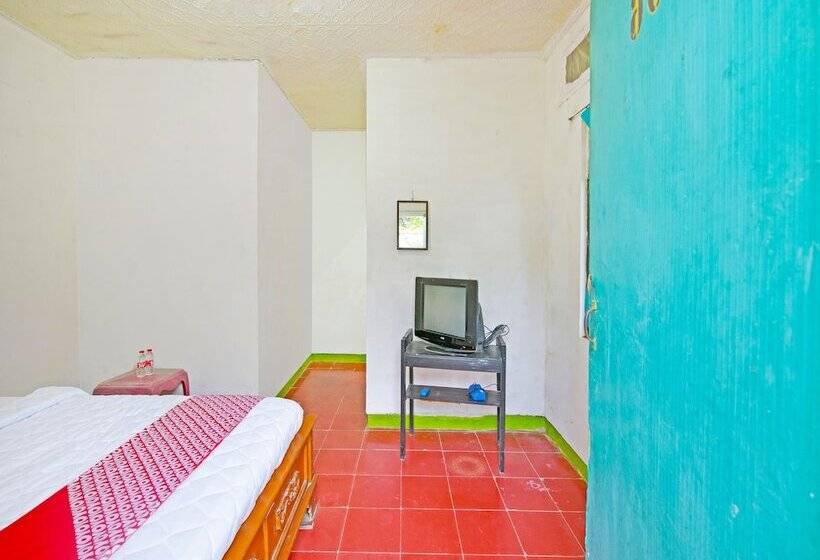 Spot On 91270 Hotel Arimbi