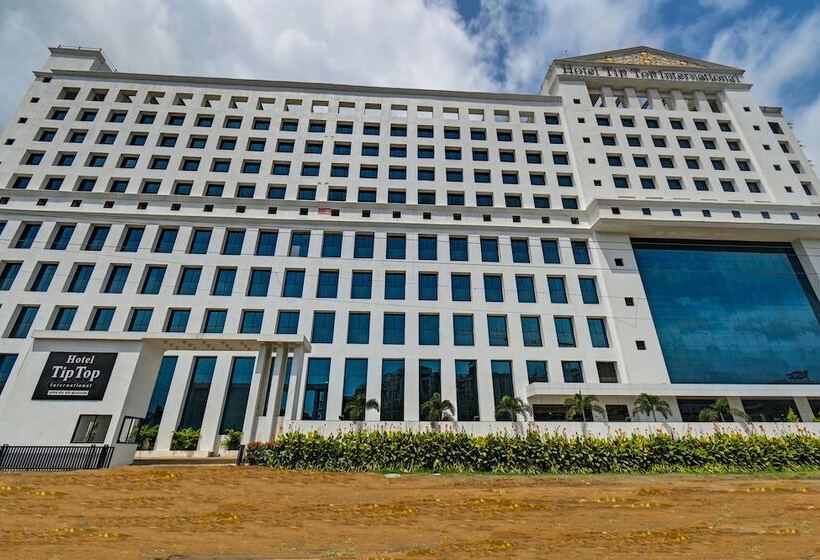 Отель Tip Top International Pune