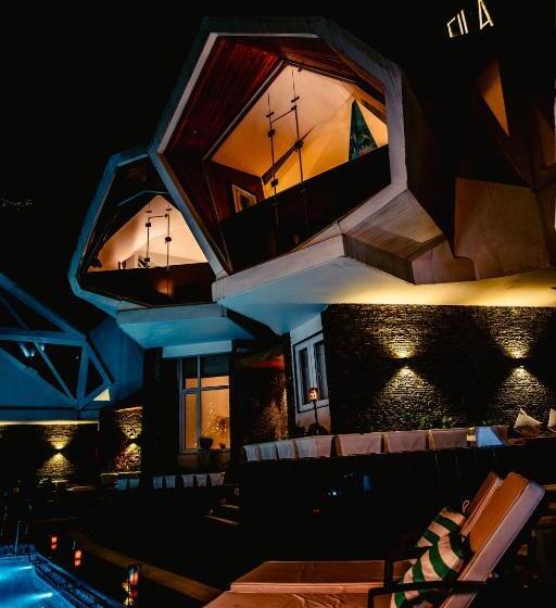 Tree Of Life Eila Art Hotel, Manali