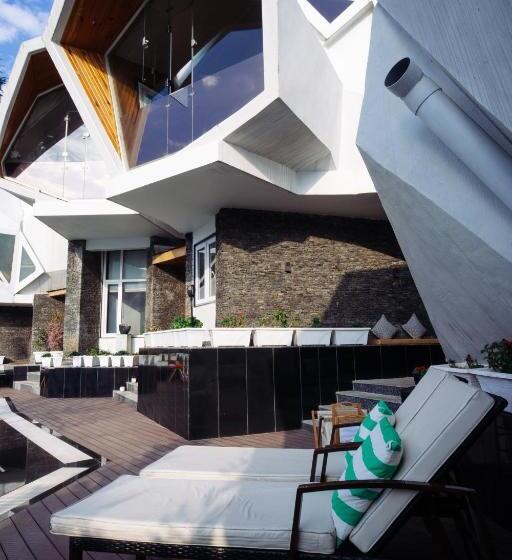 Tree Of Life Eila Art Hotel, Manali