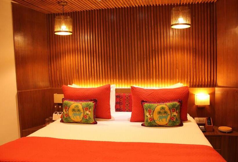 Tree Of Life Eila Art Hotel, Manali