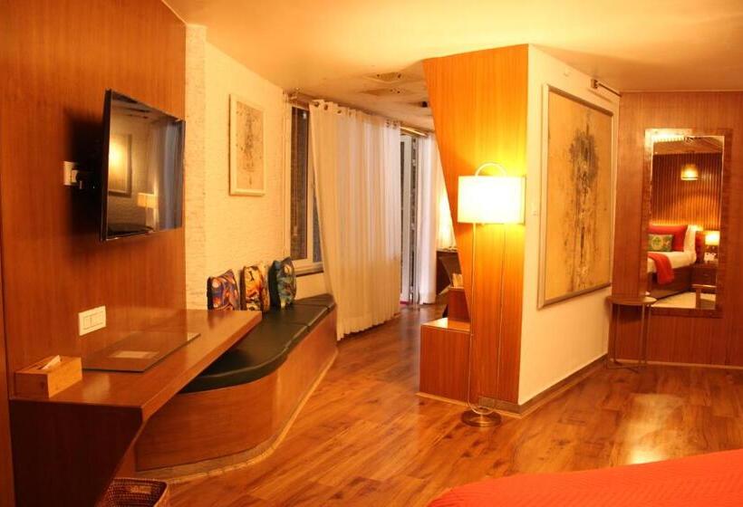 Tree Of Life Eila Art Hotel, Manali