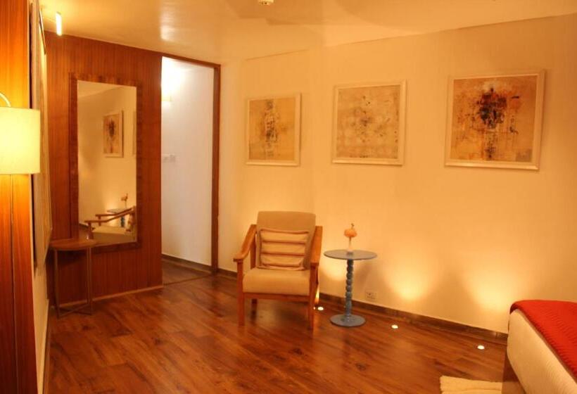 Tree Of Life Eila Art Hotel, Manali