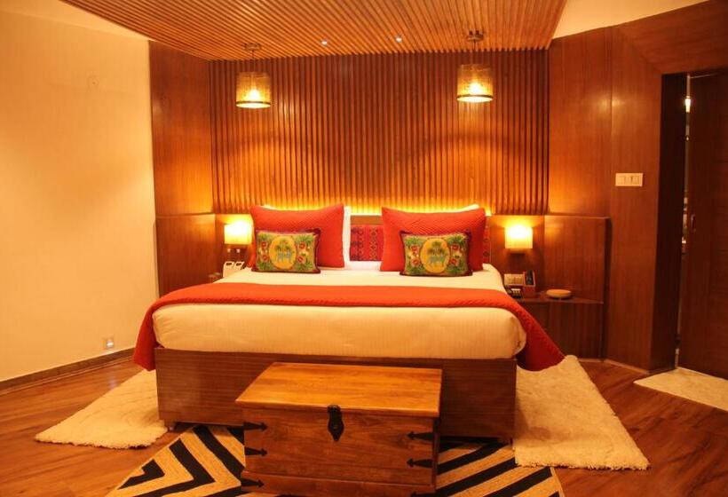 Tree Of Life Eila Art Hotel, Manali