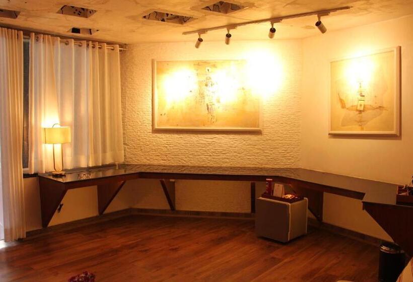 Tree Of Life Eila Art Hotel, Manali