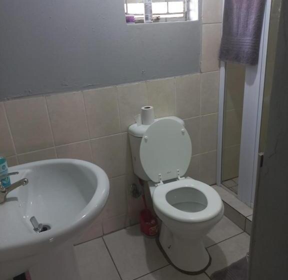 펜션 Emangweni Guestlodge