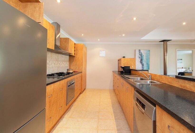 Pool & Putt Paradise, Family Friendly, Pool, Wifi