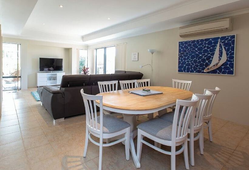 Pool & Putt Paradise, Family Friendly, Pool, Wifi