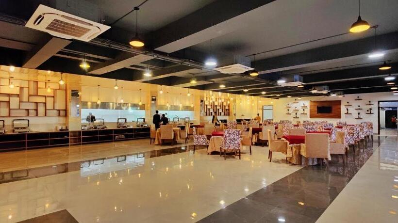 Курорт Woodville Palace