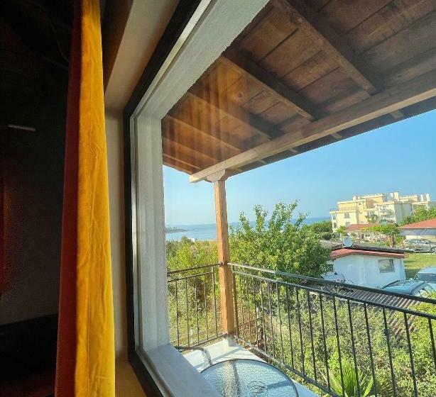 Studio 8 Arapya