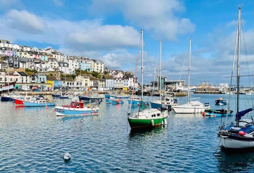 Captains Rest 2 Bedroom Apartment In The Heart Of Brixham