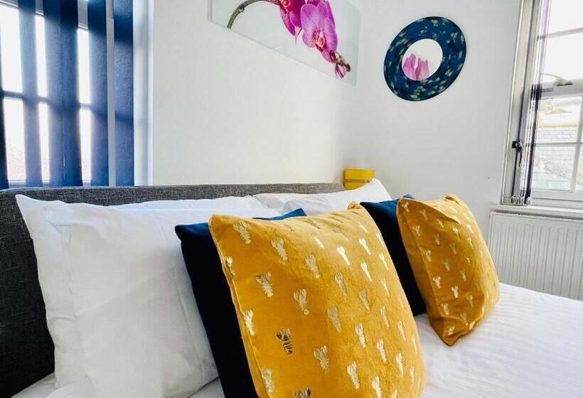 Captains Rest 2 Bedroom Apartment In The Heart Of Brixham