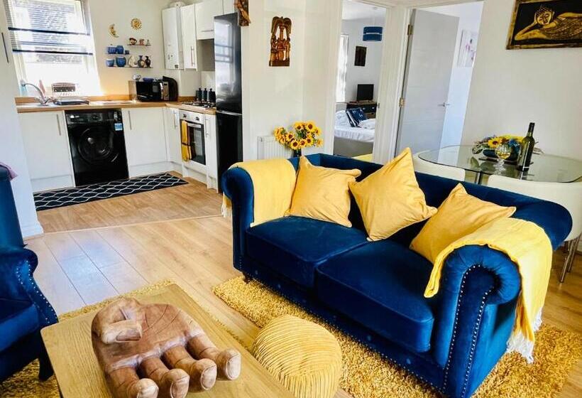 Captains Rest 2 Bedroom Apartment In The Heart Of Brixham