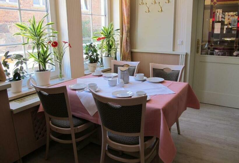 호텔 Am Markt Altentreptow