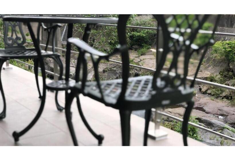 فندق Coonel Inn   Vacation Stay 33527v